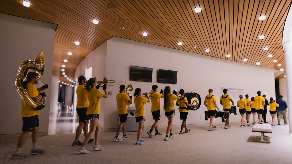 Hancher의 Hawkeye Marching Band 멤버